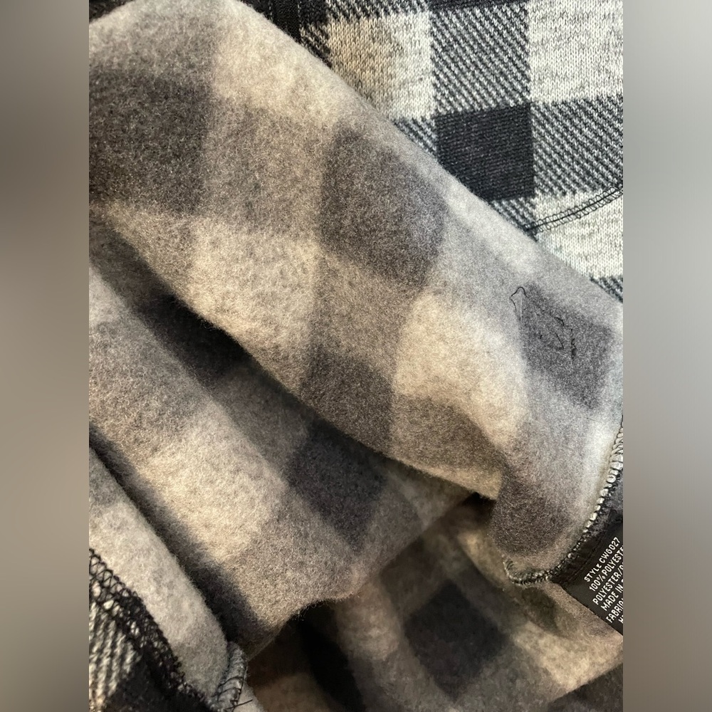 Canada Weathergear Black Gray Plaid 1/4 Zip Fleece Pullover Size Small EUC 🇨🇦 - Picture 8 of 11